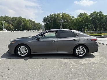 приус 2013: Toyota Camry: 2018 г., 2.5 л, Вариатор, Гибрид, Седан — 4