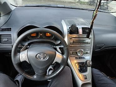 Продажа авто: Toyota Auris: 2007 г., 1.6 л, Бензин, Хэтчбэк — 9
