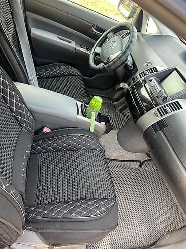 Toyota Prius: 2005 г., Автомат, Гибрид — 4