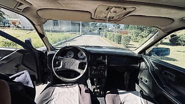 Audi: Audi 80: 1989 г., 2 л, Кол менен иштөөчү, Бензин, Седан — 8