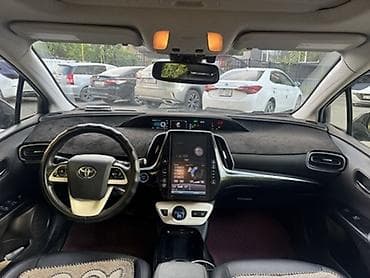 prius: Toyota Prius: 2018 г., 1.8 л, Вариатор, Гибрид, Хэтчбэк — 10
