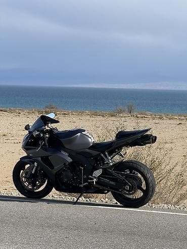 Спортбайк Honda, 1000 куб. см, Бензин, Взрослый, Б/у