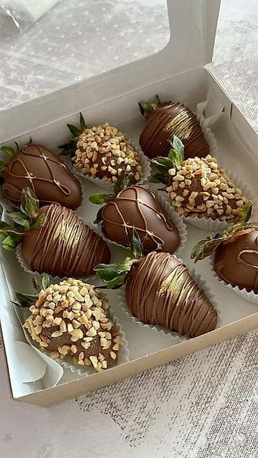 Клубника в бельгийском шоколаде — подарочные наборы - Крупная свежая