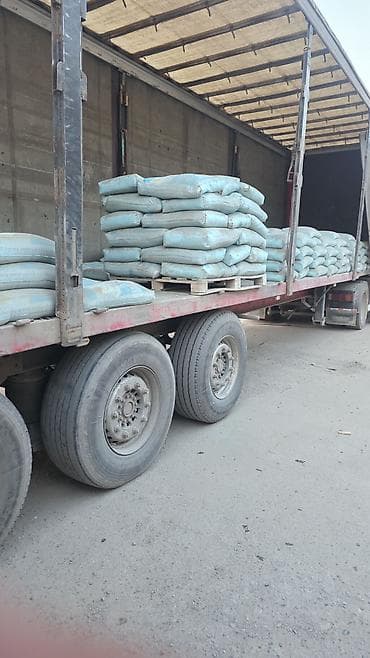 Песок карьерный, фасованный в мешки - Чистый просеянный песок для at lalafo.kg Песок карьерный, фасованный в мешки - Чистый просеянный песок для