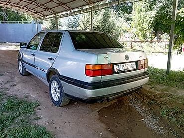 хунчи авто: Volkswagen Vento: 1993 г., 1.8 л, Механика, Бензин, Седан — 4