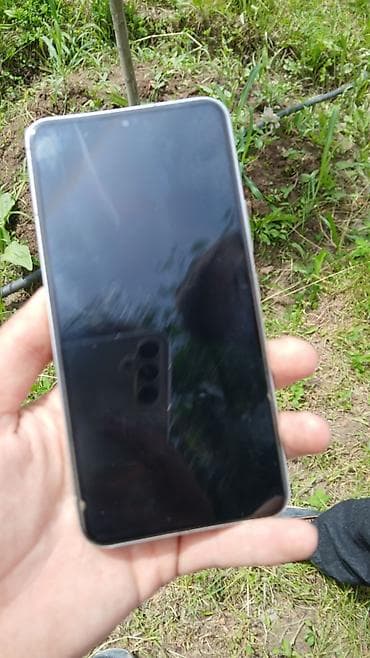 ipad iphone: Samsung Galaxy S22, цвет - Белый — 2