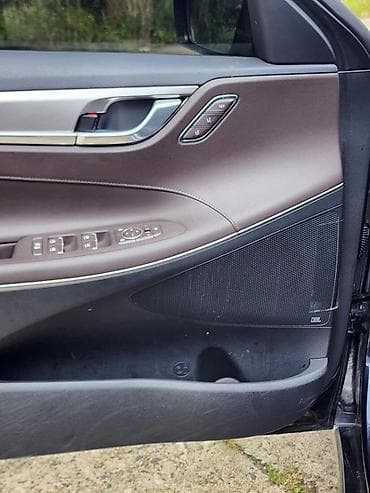 салон автомобиля: Hyundai Grandeur: 2020 г., 3 л, Газ — 6