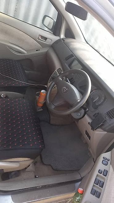 isis: Toyota Isis: 2005 г., 2 л, Автомат, Бензин, Минивэн — 4