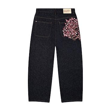 брюки с вышивкой: Джинсы из плотного тёмно‑синего денима с вышивкой сакуры На заказ,нет — 1