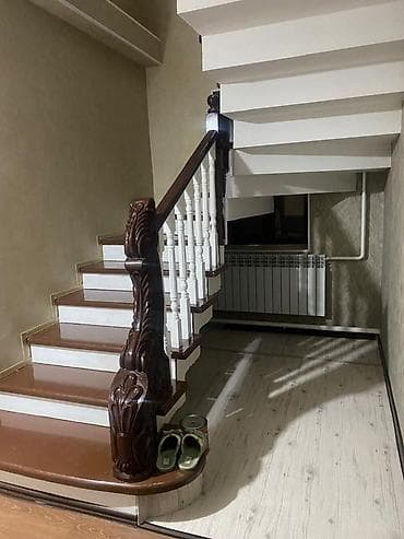 карвен котедж: 🏠шаардан сонун жери Фрунзенский районунан 3 этаж жер уй сатылат 3.5 — 8