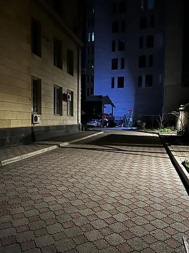 8: 3-комнатная квартира в аренду 📍 Токтогула / Раззакова • 170 м² • 8 — 6