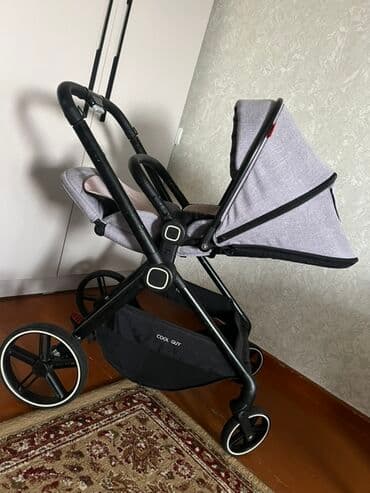 продаю связи с переездом: Коляска, цвет - Серебристый, Б/у — 3