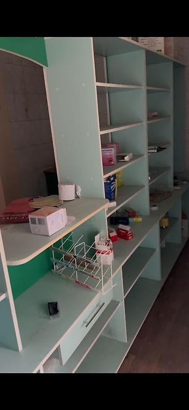 Витрины: Торговое оборудование для аптеки/магазина: витрина‑прилавок и стеллажи — 2