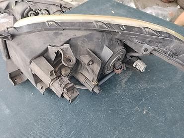 Передняя правая фара Toyota — 2