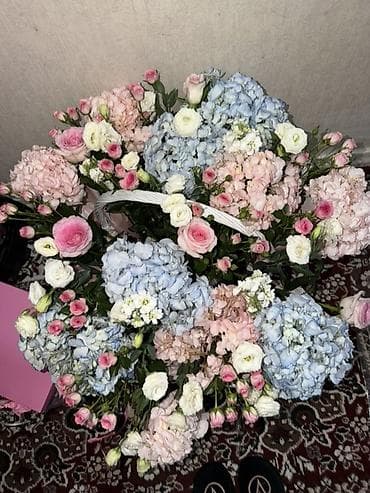 51 роза цена: Большая цветочная композиция в корзине - Состав: пышные соцветия — 5