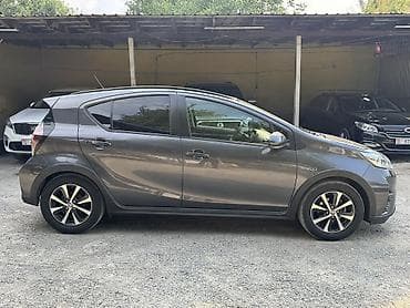 некст 1: Toyota Prius C: 2019 г., 1.5 л, Автомат, Гибрид, Хэтчбэк — 3