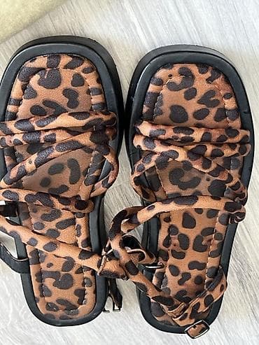 Босоножки, сандалии, шлепанцы: Босоножки, 36, Bershka, Б/у, цвет - Коричневый, Бесплатная доставка — 3