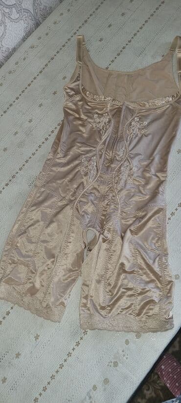 levante крем: Утяжка, утягивающее боди, корсет

размер 54-58, новое, качество супер — 2