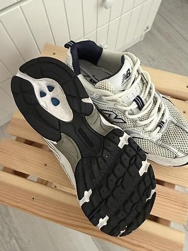Айымдардын бут кийими: Кроссовкалар, 36, New Balance, Колдонулган, түсү - Ак, Өзү алып кетүү — 3