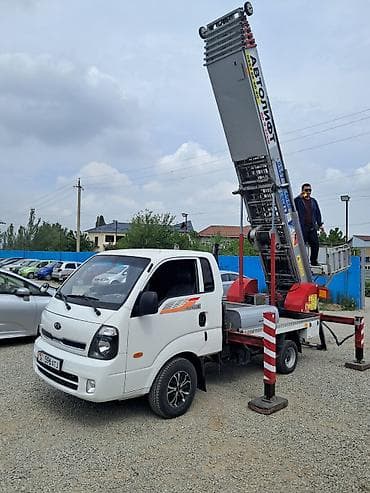 mobile stand: Автовышка, Kia, 2012 г., до 9 м — 7