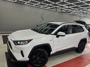 Toyota RAV4: 2020 г., 2.5 л, Автомат, Гибрид, Кроссовер