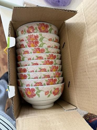 Набор фарфоровых мисок с цветочным узором - Комплектация: 10 мисок в