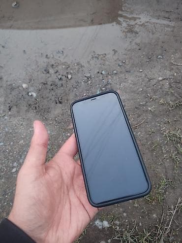 iphone s: IPhone 11 Pro — 1