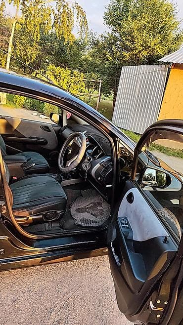 тойота приус с: Honda Fit: 2003 г., 1.3 л, Автомат, Бензин, Хэтчбэк — 6