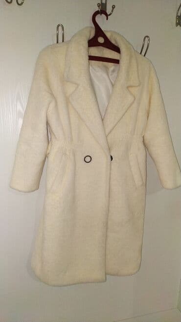 Киреге берилүүчү кийимдер: Пальто альпака размер M 1200сом — 1