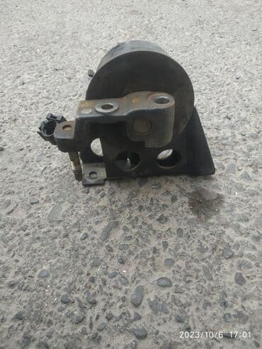 стенд для чистки дизельных форсунок: Подушка мотора Nissan 2003 г., Б/у, Оригинал, Япония — 2