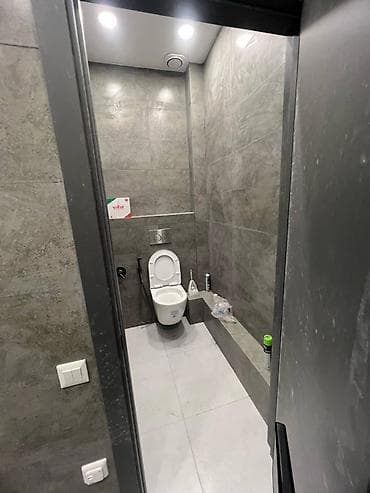 помещение под офис в аренду: Сдаю коммерческое помещение 180 кв.м, 2й этаж. Отдельный вход с улицы — 7