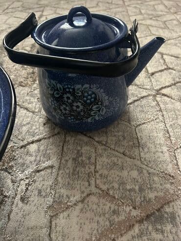 казан сатылат: Эмалированный чайник насыщенного синего цвета с декором в виде ягод и — 4