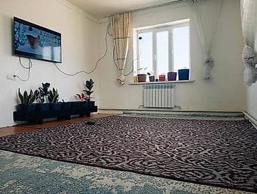 барачные дома: Продаётся двухэтажный кирпичный дом с высоким цоколем и ограждённым — 4