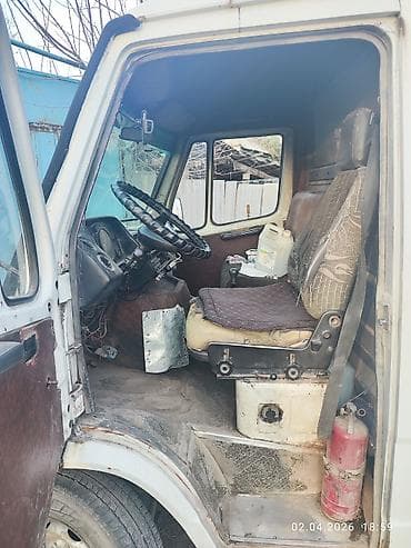 лобовое стекло на мерс 124: Mercedes-Benz T1: 1993 г., 2.3 л, Ручные, Дизель, Фургон — 2