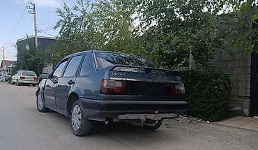 авто gac: Volvo 440: 1993 г., 1.8 л, Механика, Бензин, Лифтбек — 2