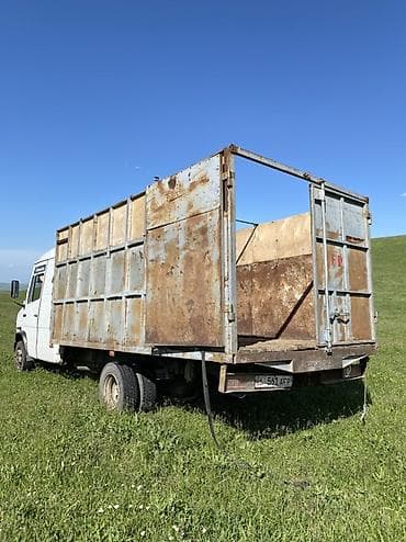 mers 211: Легкий грузовик, Mercedes-Benz, Стандарт, Б/у — 3