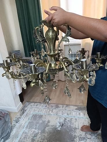 Трековые светильники и споты: Продаётся люстра. Красивая классическая люстра с хрустальными — 3