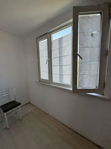 продаю 2х ком кв бишкеке без ремонта токтогул ткрусбекова: 2 комнаты, 42 м², Хрущевка, 4 этаж, Евроремонт — 3