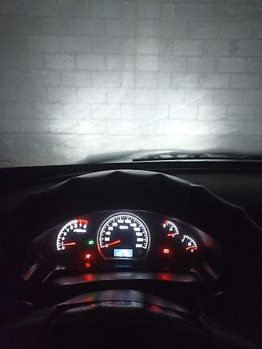 чанган юни с: Toyota : 2010 г., 1.6 л, Механика, Бензин, Седан — 10