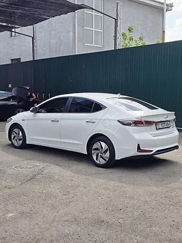 lancer 10: Hyundai Elantra: 2020 г., 1.6 л, Автомат, Гибрид, Седан — 7