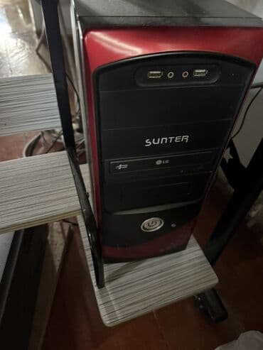 шкаф для офис: Компьютердик үстөлү, Текчелери бар — 3