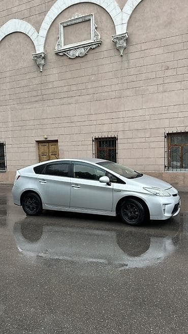ио пинин: Toyota Prius: 2012 г., 1.8 л, Автомат, Гибрид, Лифтбек — 2