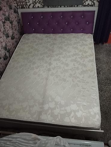 small table: Кровать двуспальная Б/ув отличном состояниис матрасом нигде не — 1