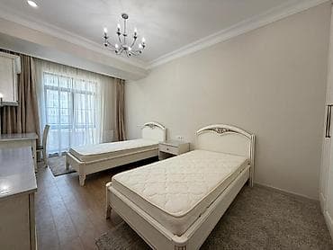 mod: For rent designer 2 bedroom apartment in the golden square. 94 — 8