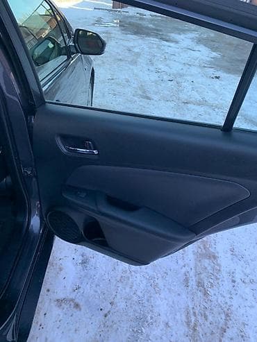 Продажа авто: Toyota Prius: 2018 г., 1.8 л, Автомат, Бензин, Хэтчбэк — 7