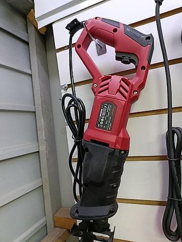 Сабельная электропила (электролобзиковая пила) сетевого типа