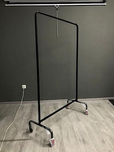 вешалка на колесах для одежды: ГАРДЕРОБНАЯ ВЕШАЛКА SIMPLE HOME. Функциональная и практичная напольная — 2
