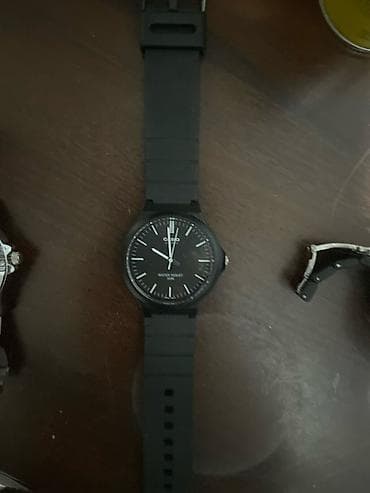 Аксессуарлар: Набор из 3 наручных часов. 1) Часы с черным корпусом и браслетом - — 2