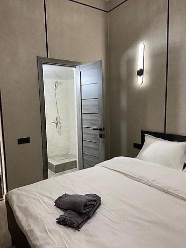 отель для двоих: Уютный номер с двуспальной кроватью и собственной ванной комнатой — 2