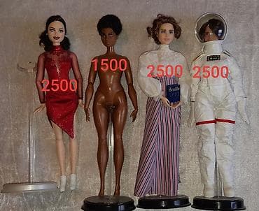 игрушечный револьвер: Продаю кукол Барби оригинал из личной коллекции,новые и в идеальном — 4